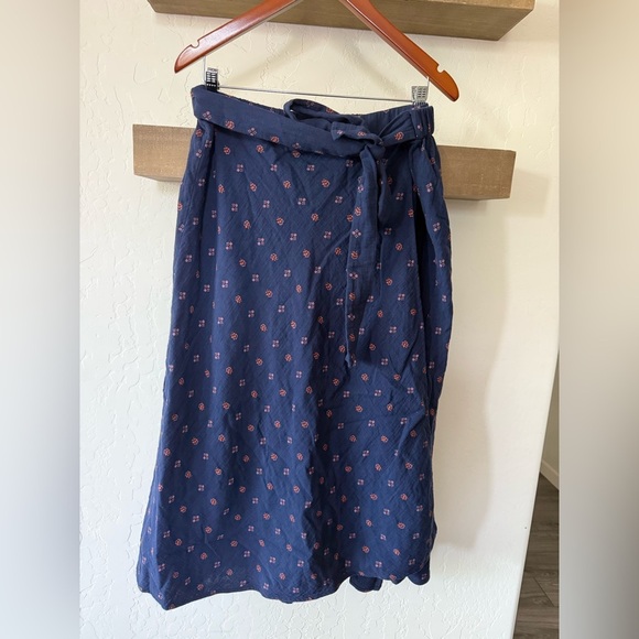 Caslon|Gauze Navy Blue Ditsy floral faux wrap midi skirt with tie waist••Boho XL - Picture 4 of 10